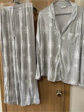 COMFRT Super Soft Long Sleeve PJ's in SNOW 3X